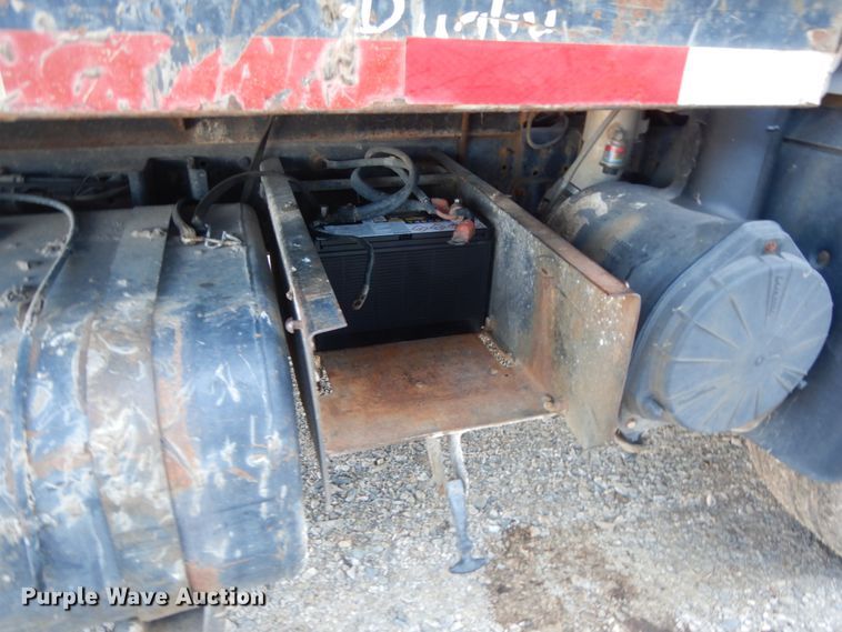 image for item DM2821 1999 Isuzu FTR  flatbed truck