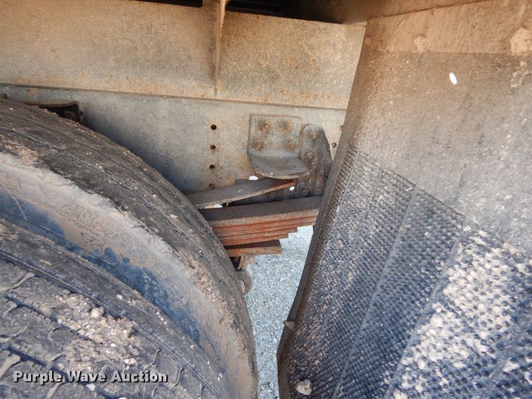 image for item DM2821 1999 Isuzu FTR  flatbed truck