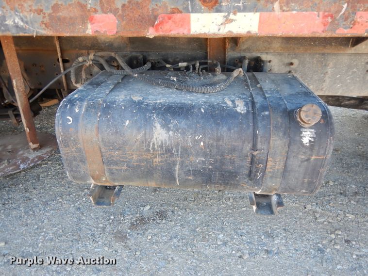 image for item DM2821 1999 Isuzu FTR  flatbed truck