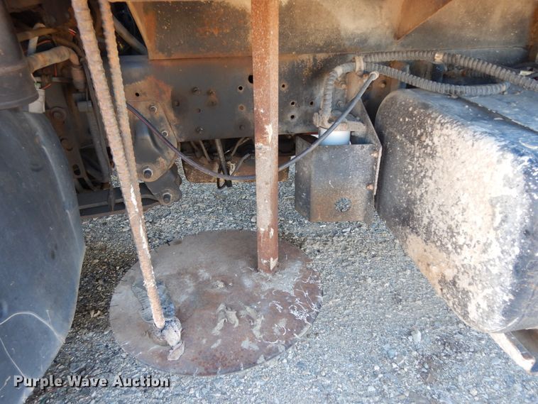 image for item DM2821 1999 Isuzu FTR  flatbed truck