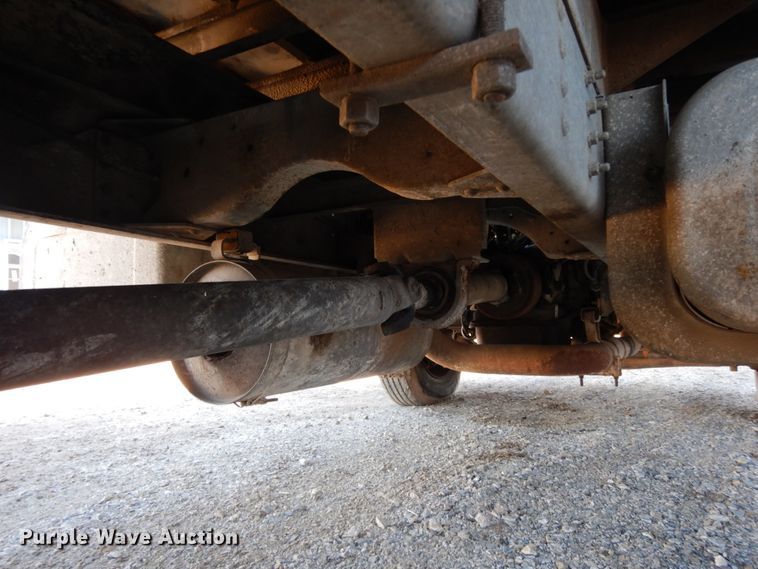 image for item DM2821 1999 Isuzu FTR  flatbed truck