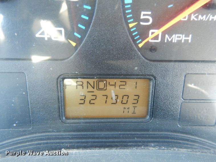 image for item GT9556 2005 International 4300  truck cab and chassis