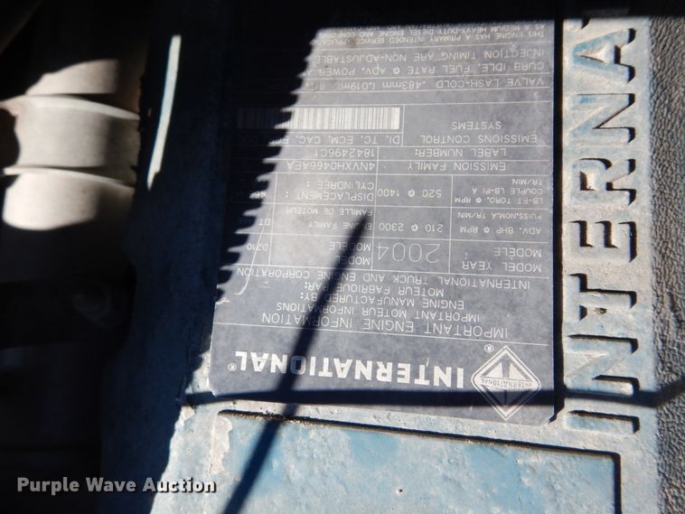 image for item GT9556 2005 International 4300  truck cab and chassis