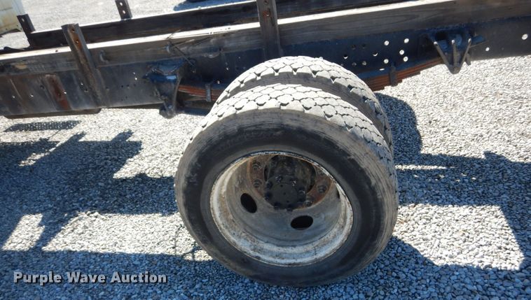 image for item GT9556 2005 International 4300  truck cab and chassis