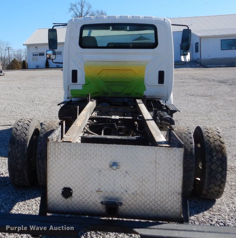 image for item GT9558 2005 International 4300  truck cab and chassis