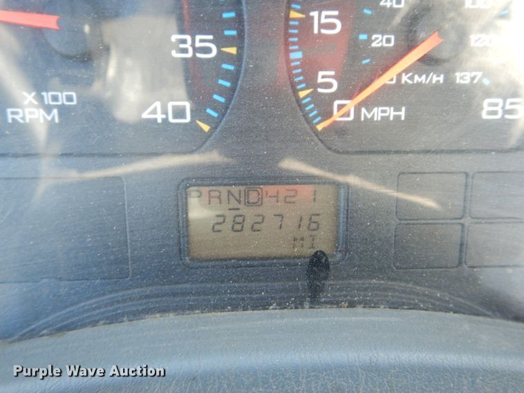 image for item GT9558 2005 International 4300  truck cab and chassis