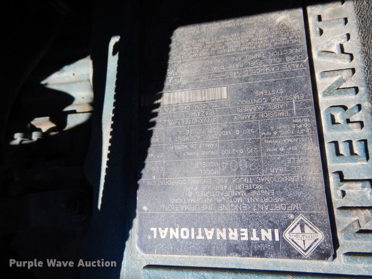 image for item GT9558 2005 International 4300  truck cab and chassis