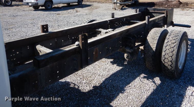 image for item GT9558 2005 International 4300  truck cab and chassis