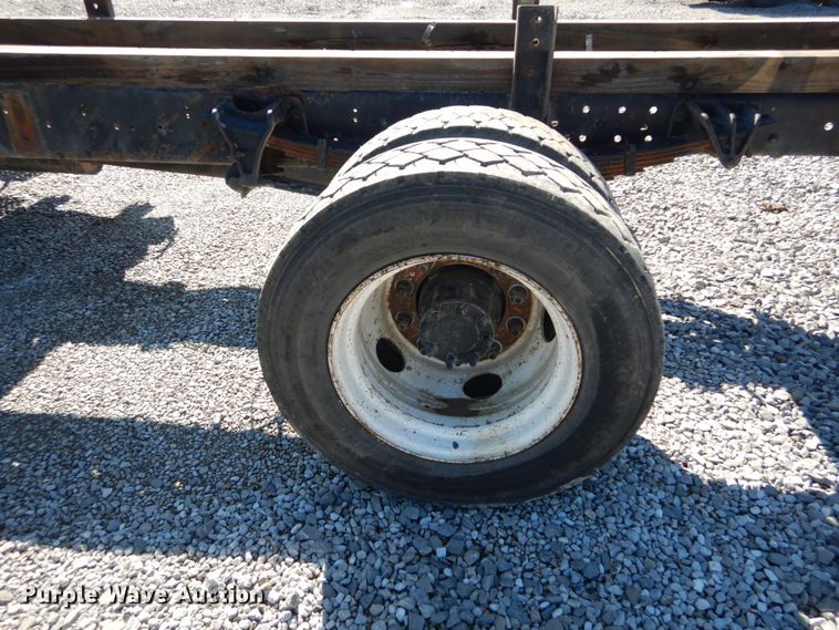 image for item GT9558 2005 International 4300  truck cab and chassis