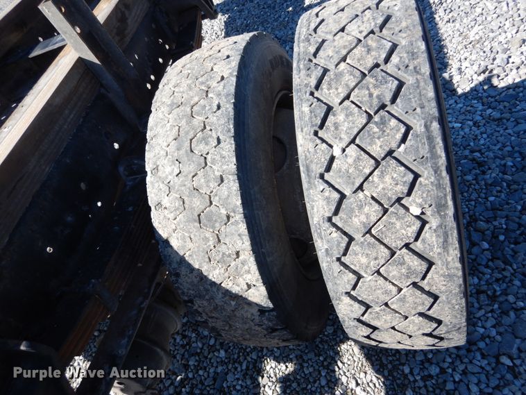 image for item GT9558 2005 International 4300  truck cab and chassis