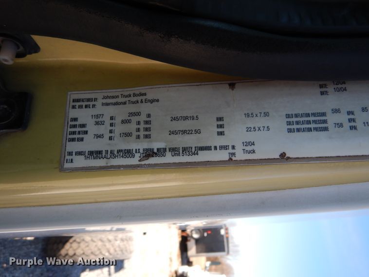 image for item GT9558 2005 International 4300  truck cab and chassis