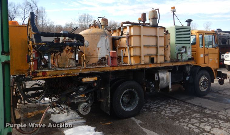 image for item GT9573 1989 Mack MS300P  paint striping truck