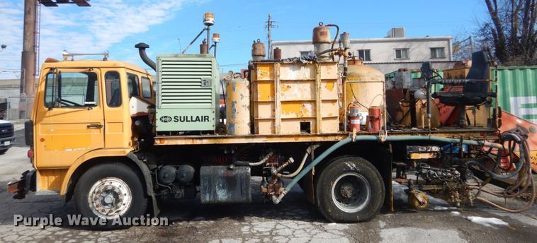 image for item GT9573 1989 Mack MS300P  paint striping truck