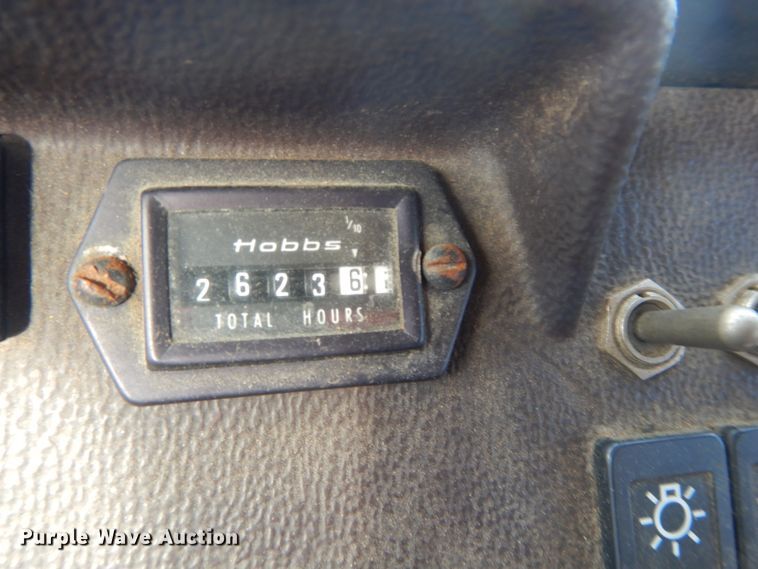 image for item GT9573 1989 Mack MS300P  paint striping truck