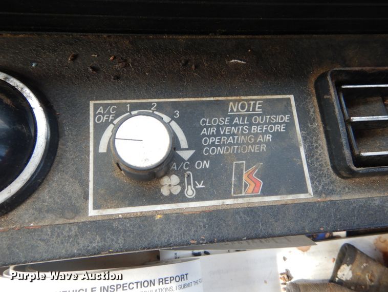 image for item GT9573 1989 Mack MS300P  paint striping truck