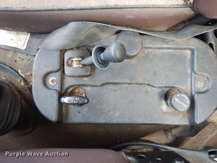 image for item GT9573 1989 Mack MS300P  paint striping truck