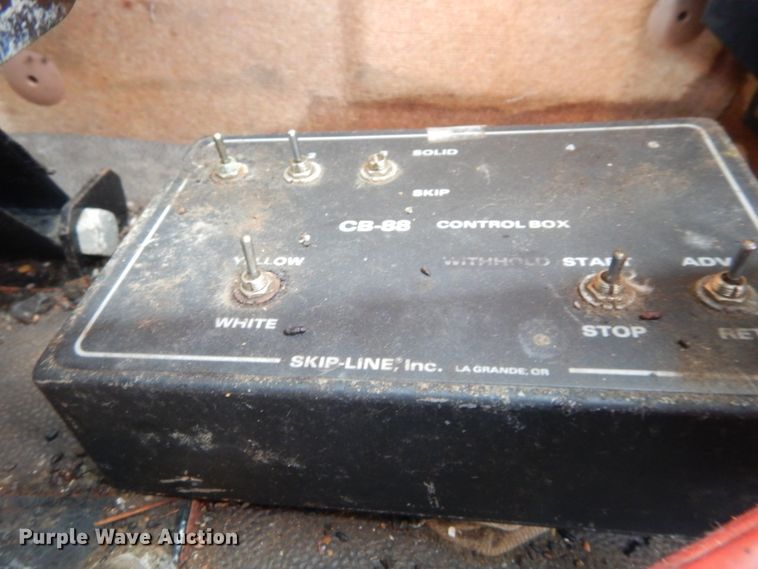 image for item GT9573 1989 Mack MS300P  paint striping truck