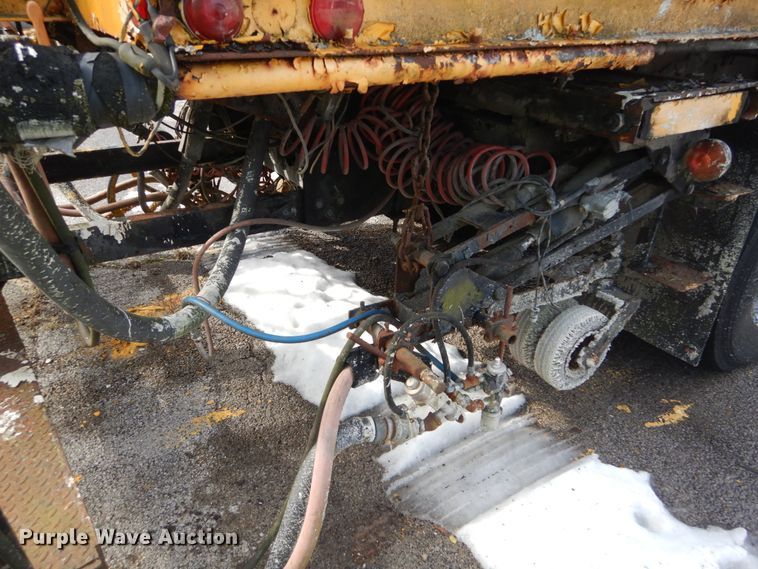 image for item GT9573 1989 Mack MS300P  paint striping truck