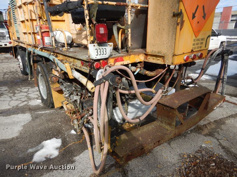 image for item GT9573 1989 Mack MS300P  paint striping truck