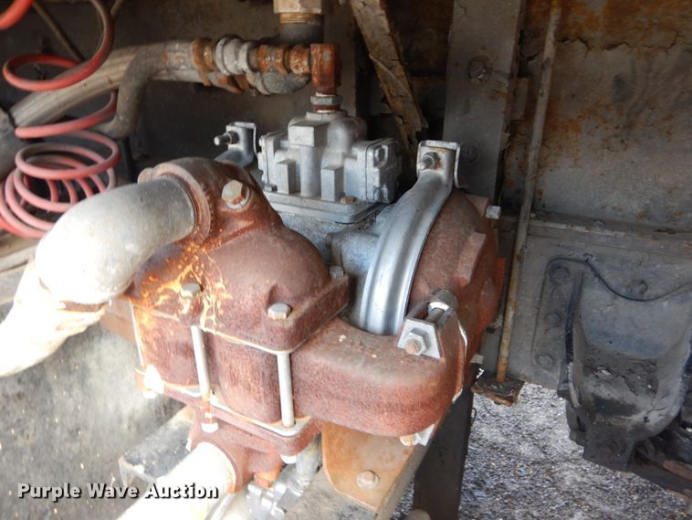 image for item GT9573 1989 Mack MS300P  paint striping truck