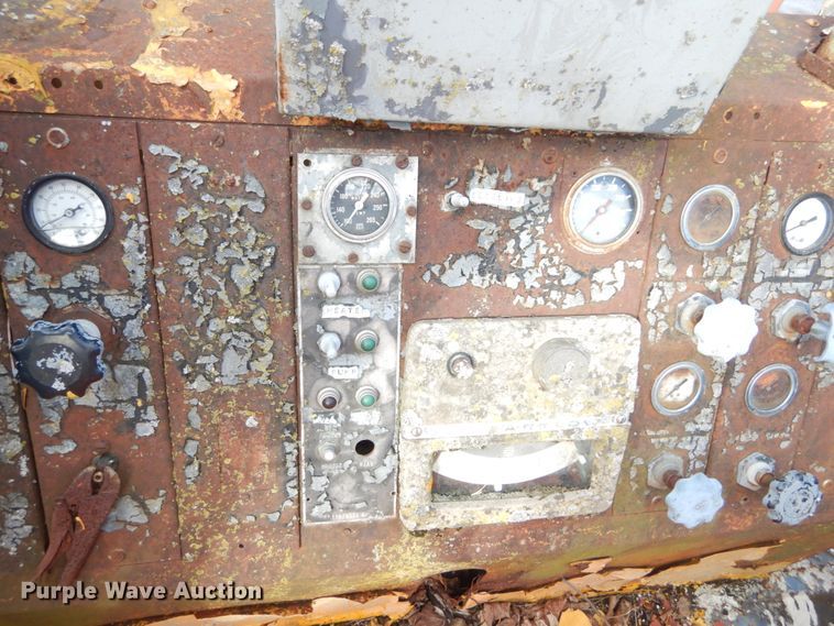 image for item GT9573 1989 Mack MS300P  paint striping truck