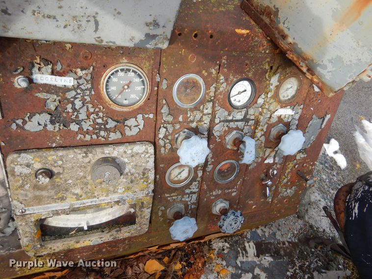 image for item GT9573 1989 Mack MS300P  paint striping truck