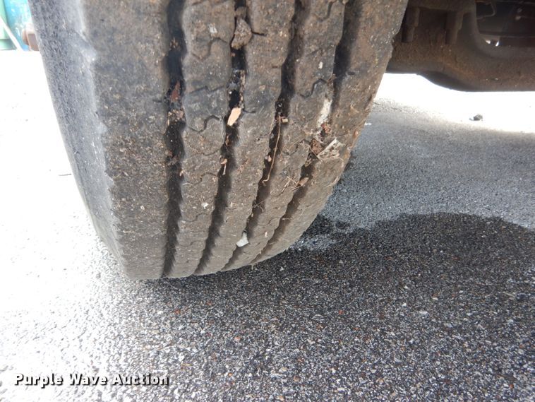 image for item GT9573 1989 Mack MS300P  paint striping truck