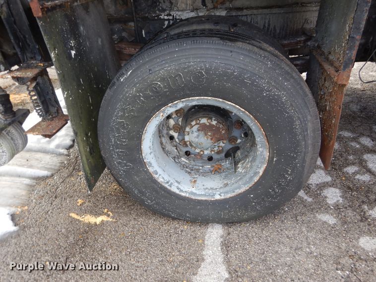 image for item GT9573 1989 Mack MS300P  paint striping truck