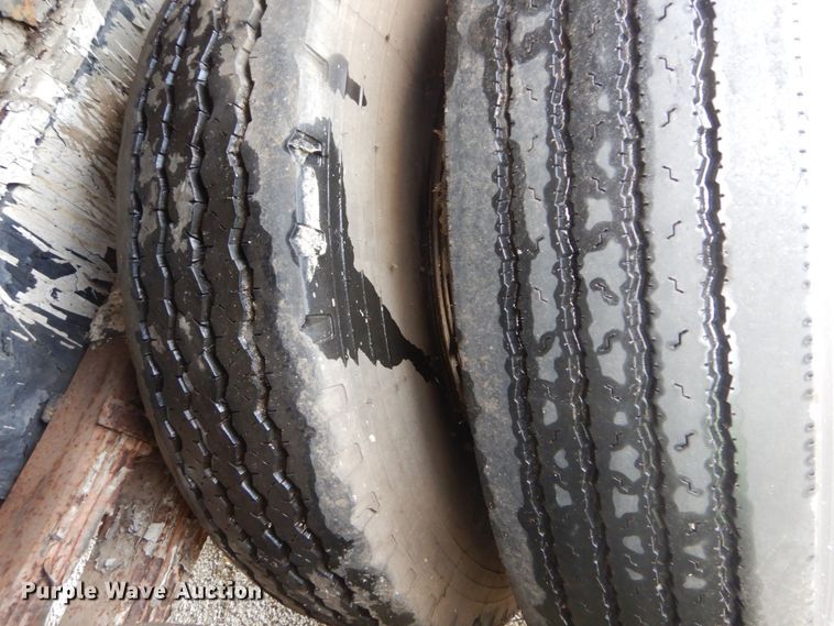 image for item GT9573 1989 Mack MS300P  paint striping truck