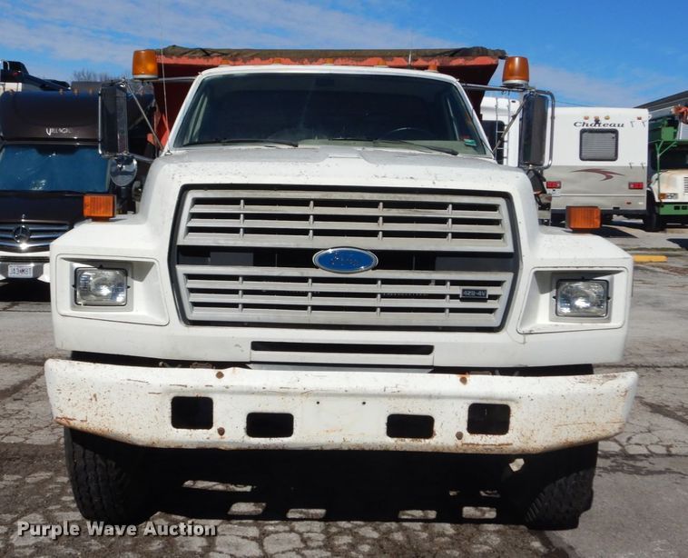 image for item GT9574 1988 Ford F800 dump truck