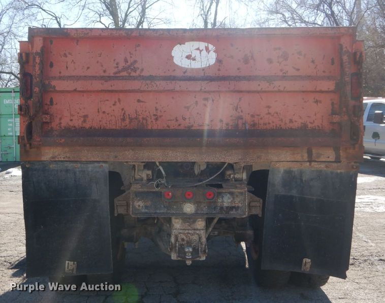 image for item GT9574 1988 Ford F800 dump truck