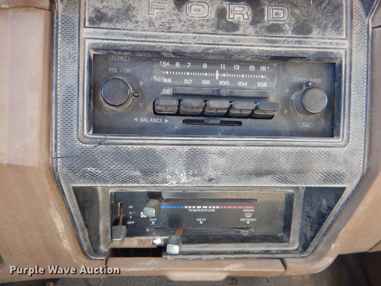 image for item GT9574 1988 Ford F800 dump truck