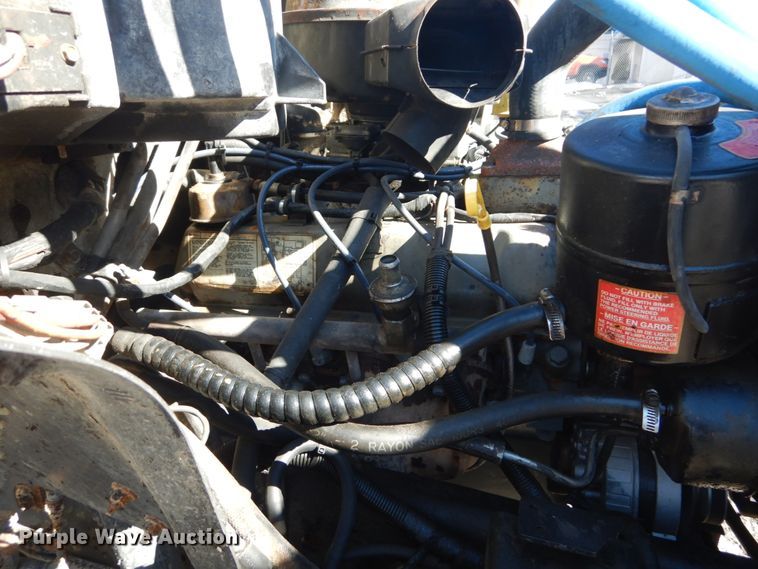 image for item GT9574 1988 Ford F800 dump truck