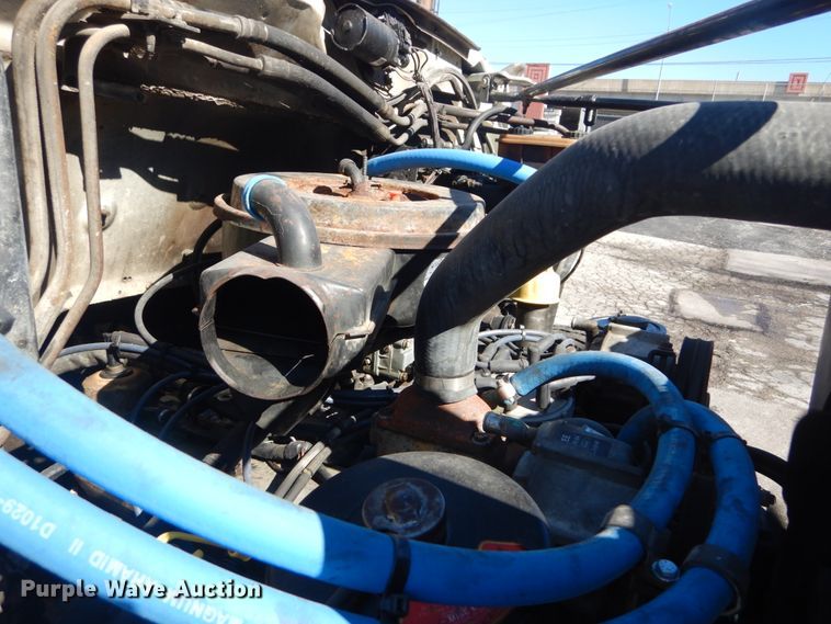 image for item GT9574 1988 Ford F800 dump truck