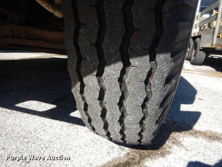 image for item GT9574 1988 Ford F800 dump truck