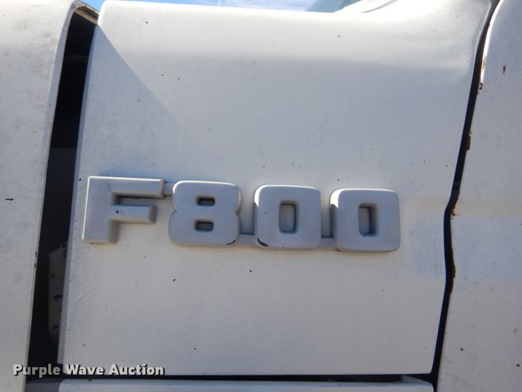 image for item GT9574 1988 Ford F800 dump truck