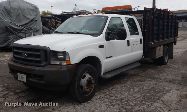 image for item GT9576 2002 Ford F450 Super Duty  Crew Cab flatbed truck