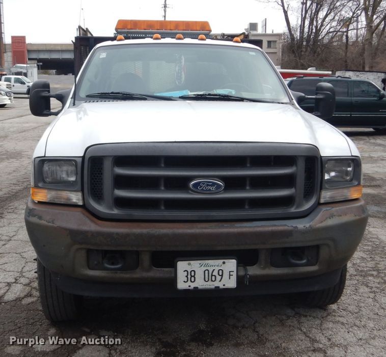 image for item GT9576 2002 Ford F450 Super Duty  Crew Cab flatbed truck