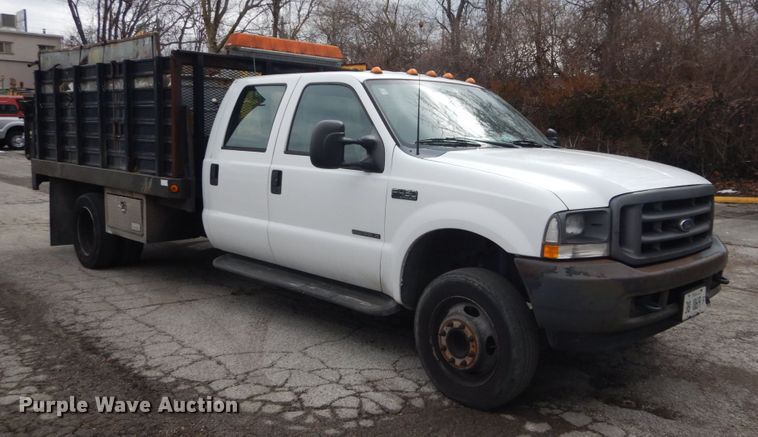 image for item GT9576 2002 Ford F450 Super Duty  Crew Cab flatbed truck