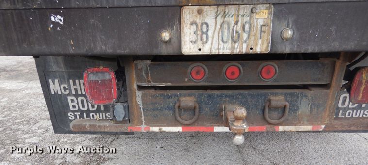 image for item GT9576 2002 Ford F450 Super Duty  Crew Cab flatbed truck