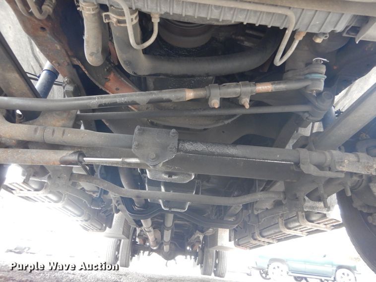 image for item GT9576 2002 Ford F450 Super Duty  Crew Cab flatbed truck