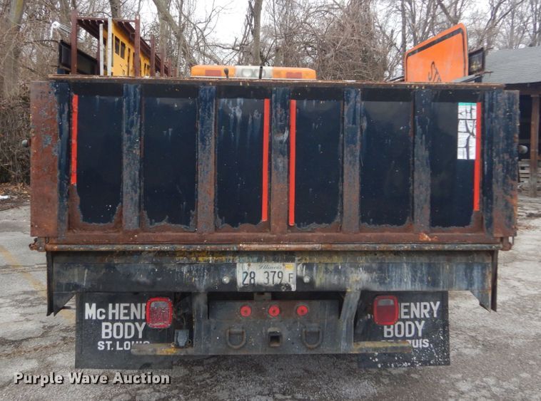 image for item GT9577 1999 Ford F550 Super Duty  Crew Cab flatbed pickup truck