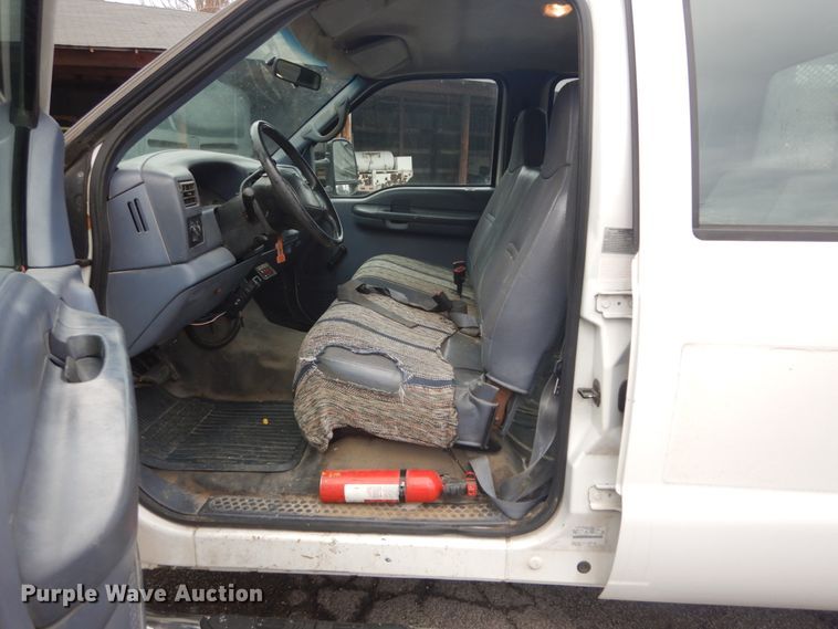 image for item GT9577 1999 Ford F550 Super Duty  Crew Cab flatbed pickup truck