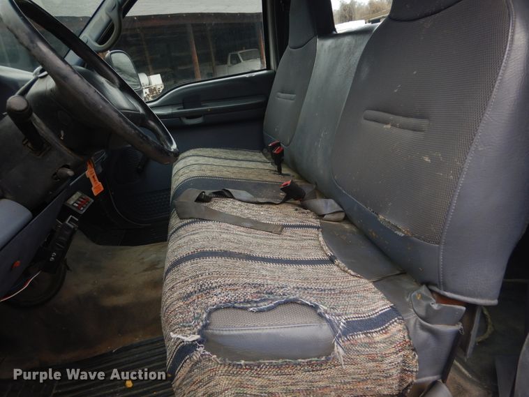 image for item GT9577 1999 Ford F550 Super Duty  Crew Cab flatbed pickup truck