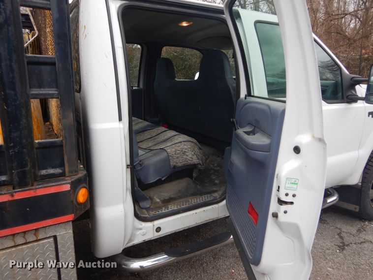 image for item GT9577 1999 Ford F550 Super Duty  Crew Cab flatbed pickup truck