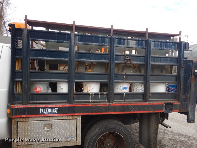 image for item GT9577 1999 Ford F550 Super Duty  Crew Cab flatbed pickup truck