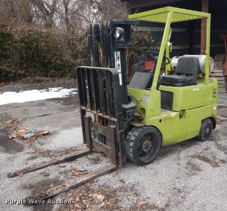 image for item GT9579 Mitsubishi FGC20  forklift
