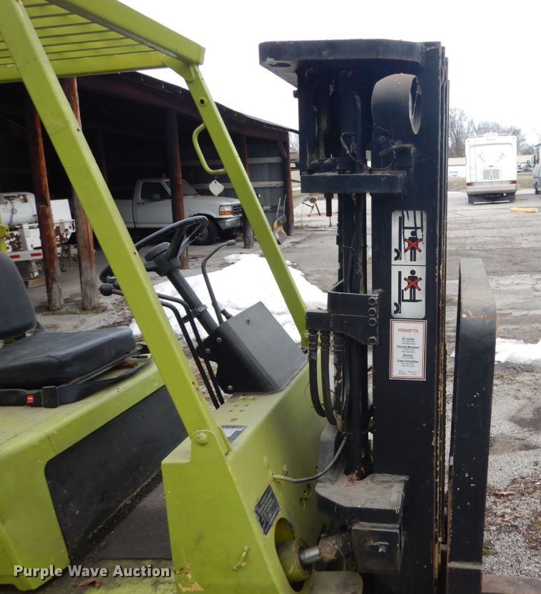 image for item GT9579 Mitsubishi FGC20  forklift