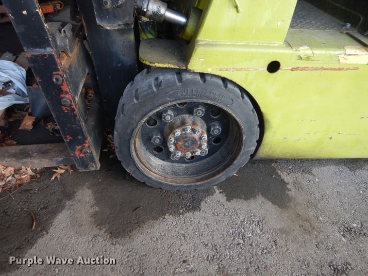 image for item GT9579 Mitsubishi FGC20  forklift