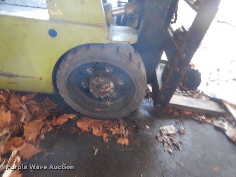 image for item GT9579 Mitsubishi FGC20  forklift